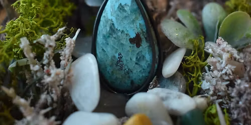 Kamienny kr\u0105g - warsztaty tworzenia bi\u017cuterii 