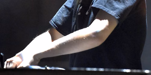 San Holo (18+)