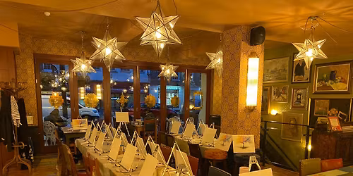 Painting Party in Petersfield: Clavio Lounge