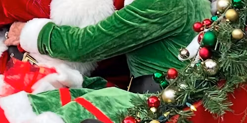 FREE Picture with Santa Claus at Ace Hardware (NO pets)