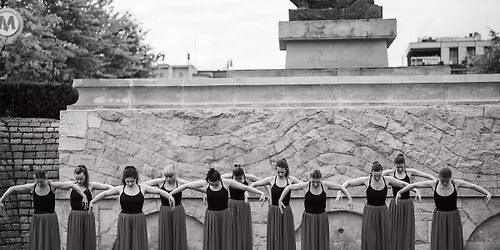 Pr\u00f3by do spektaklu \u201e\u015awiat\u0142o i Cie\u0144\u201d