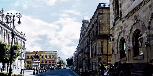 Visita guiada por la calle de Tacuba