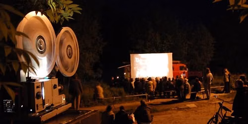 Wanderkino: Laster der Nacht \/\/ Darmstadt