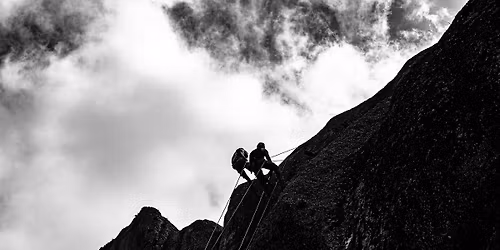 Initiation \u00e0 la descente en rappel