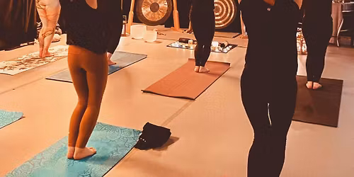 Ashtanga joga PROWADZONA dla pocz\u0105tkuj\u0105cych i gongi