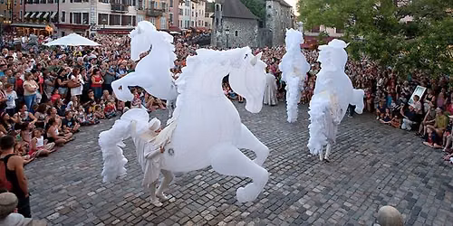 Fiers \u00e1 Cheval p\u00e5 Skjolds Plads
