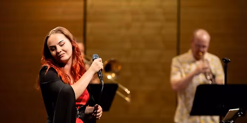 Elisa Korhonen & Kolibri Brass: Salainen agentti 007 Lieksassa