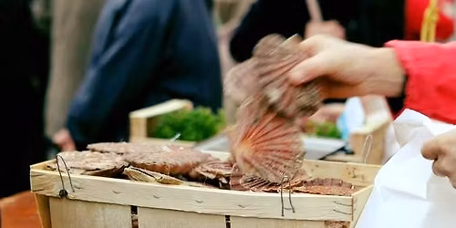 March\u00e9 de la Coquille St Jacques et de la Gastronomie