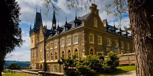 Street food festival na z\u00e1mku Zru\u010d nad S\u00e1zavou