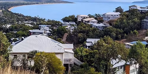 Castle Hill: Walker St - Cudtheringa - Westies - Scramble - Summit loop
