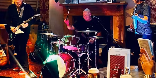 Xmas Eve live at Little 3