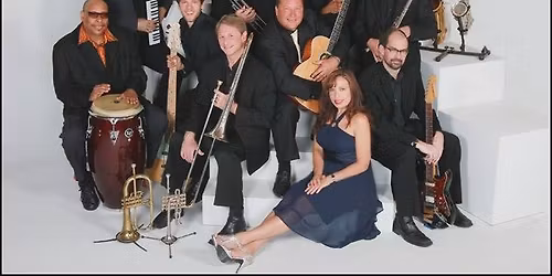 MARVELS OF MOTOWN is performed by a 9-piece Motown bans. 5 vocalists & 4 musicians