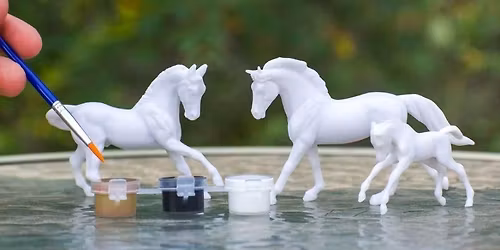 Kids Paint Derby Horses