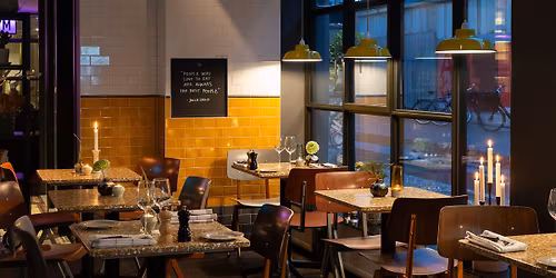 Jul-AW p\u00e5 Hotel Noble House