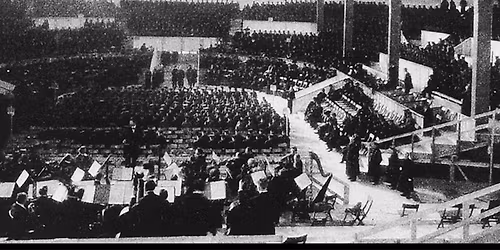 Mahler 8 \u2013 Sinf\u00f3n\u00eduhlj\u00f3msveit \u00cdslands \u00e1 Listah\u00e1t\u00ed\u00f0 \u00ed Reykjav\u00edk