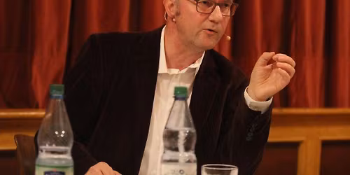 Gute Freunde, falsche G\u00e4ste, zerst\u00f6rtes Gl\u00fcck