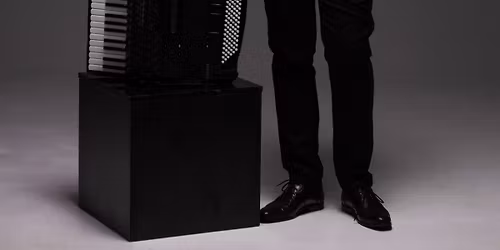 \u201eEzt hoztam Firenz\u00e9b\u0151l\u201d | Kiss P\u00e9ter harmonikam\u0171v\u00e9sz koncertje