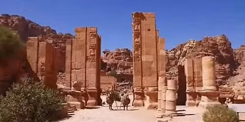 Paths of the Bedouin, Trekking in Jordan, Petra and the Wadi Rum