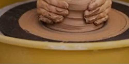 Try it ! Wheel throwing and hand building in Clay