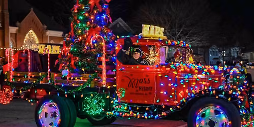 VISIT Lake Geneva's 50th Annual Electric Christmas Parade *OFFICIAL*