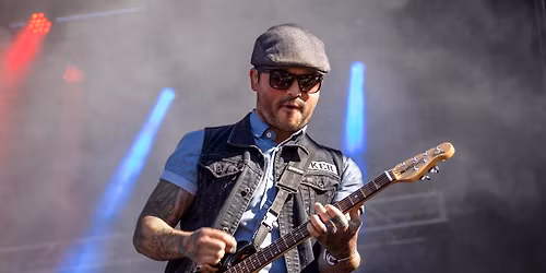 Sleeping With Sirens with Haunt