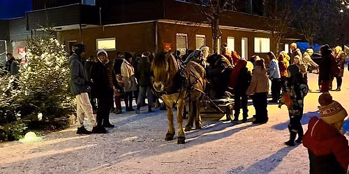 Jolegrantenning med jolemarknad p\u00e5 Dalen