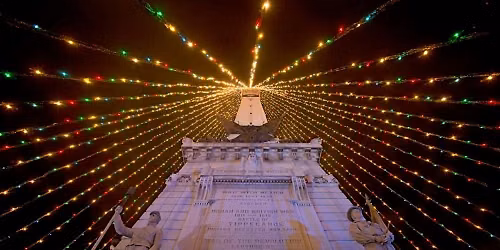 CHRISTMAS LIGHTS ON MONUMENT CIRCLE AT NIGHT