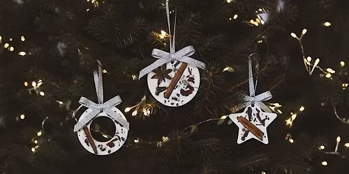 Winter Wax Ornaments Workshop in Berlin