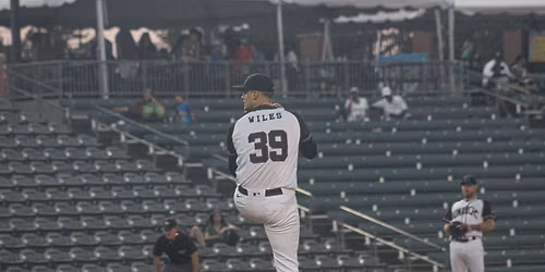Kansas City Monarchs at Lake Country DockHounds at Wisconsin Brewing Company Park