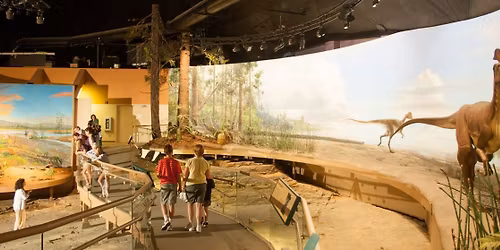 Parking Dinosaur World Live - New London