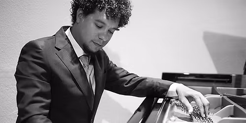 Aldo L\u00f3pez-Gavil\u00e1n