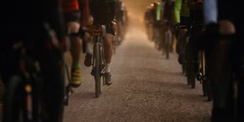 Hardy Gravel: Noc Kupa\u0142y