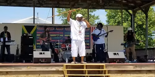 Staunton Farmers Market feat. iRon Lion VA (folk\/reggae\/soul) set)