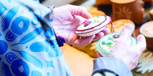 Ad\u00e0w\u00e0ning: Indigenous Women\u2019s Art Market | March\u00e9 des artisanes autochtones