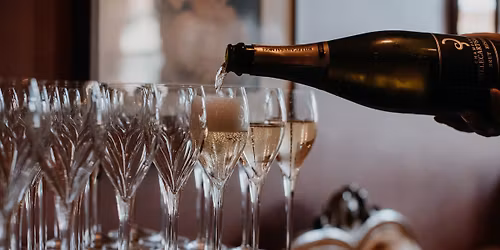 A Champagne-Infused Festive Experience