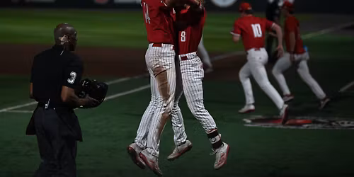 Parking Clemson Tigers at Stanford Cardinal Womens Basketball