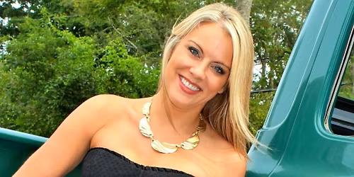 Christie Leigh Solo Artist