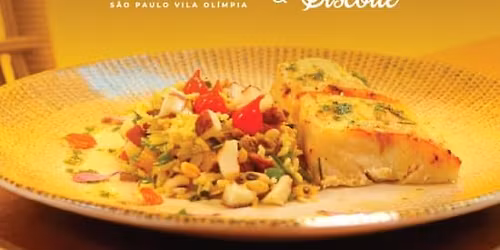 Almo\u00e7o de P\u00e1scoa: Sabores Brasileiros com Biscoit\u00ea