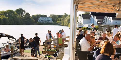 Lakeside Breakfast