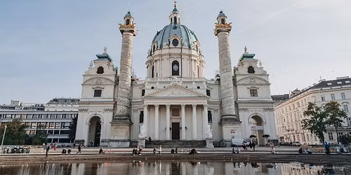 AlpineFoxes-Gastf\u00fchrung: \u201eWo die weise Eule wacht\u201c - Architektur rund um den Karlsplatz