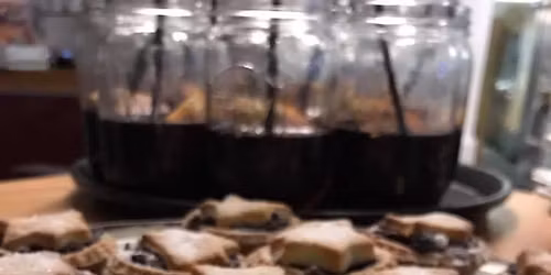 Mince pies & Malasana 