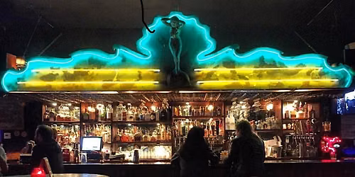 Monday Trivia Night at Her Little Bar !