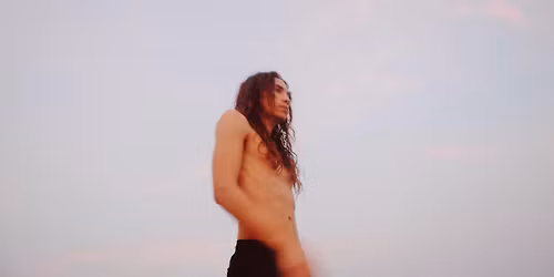 Ivor Martini\u0107 i Guillermo Miranda: DRAMA O MLADI\u0106U KOJI NE ZNA PLIVATI