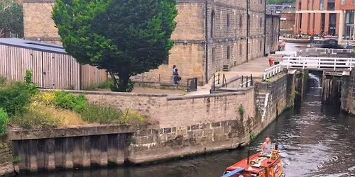 A FULL DAY CRUISING THE LEEDS AND LIVERPOOL CANAL, RODLEY TO GRANARY WHARF