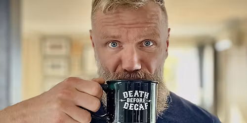 DJ Nonfamous Tomas i Foajeen