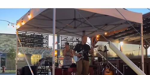 Namast\u00e9 sur la terrasse du Bar de l\u2019Encan