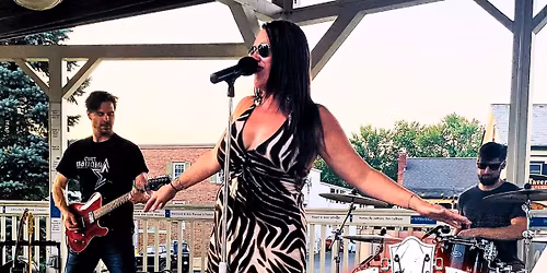 Lindsey Labelle @ The Bull Pen