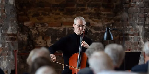 Cellokoncert med Bachs cellosuiter