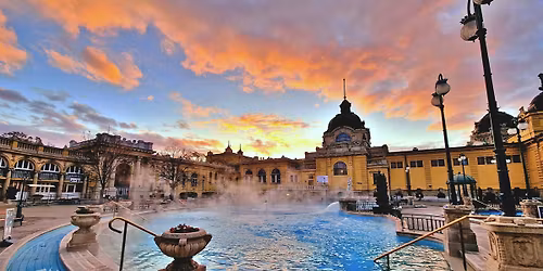 A term\u00e1lv\u00edz palot\u00e1ja \u2013 a Sz\u00e9chenyi Gy\u00f3gyf\u00fcrd\u0151 \u00e9s Uszoda felfedez\u00e9se