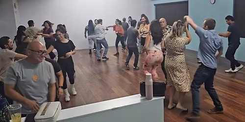 Salsa, Bachata & Lindy Dance Classes in Oceanside!